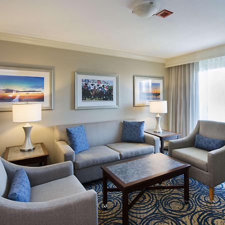 Doubletree By Hilton Hotel Tampa Airport-Westshore Exterior photo