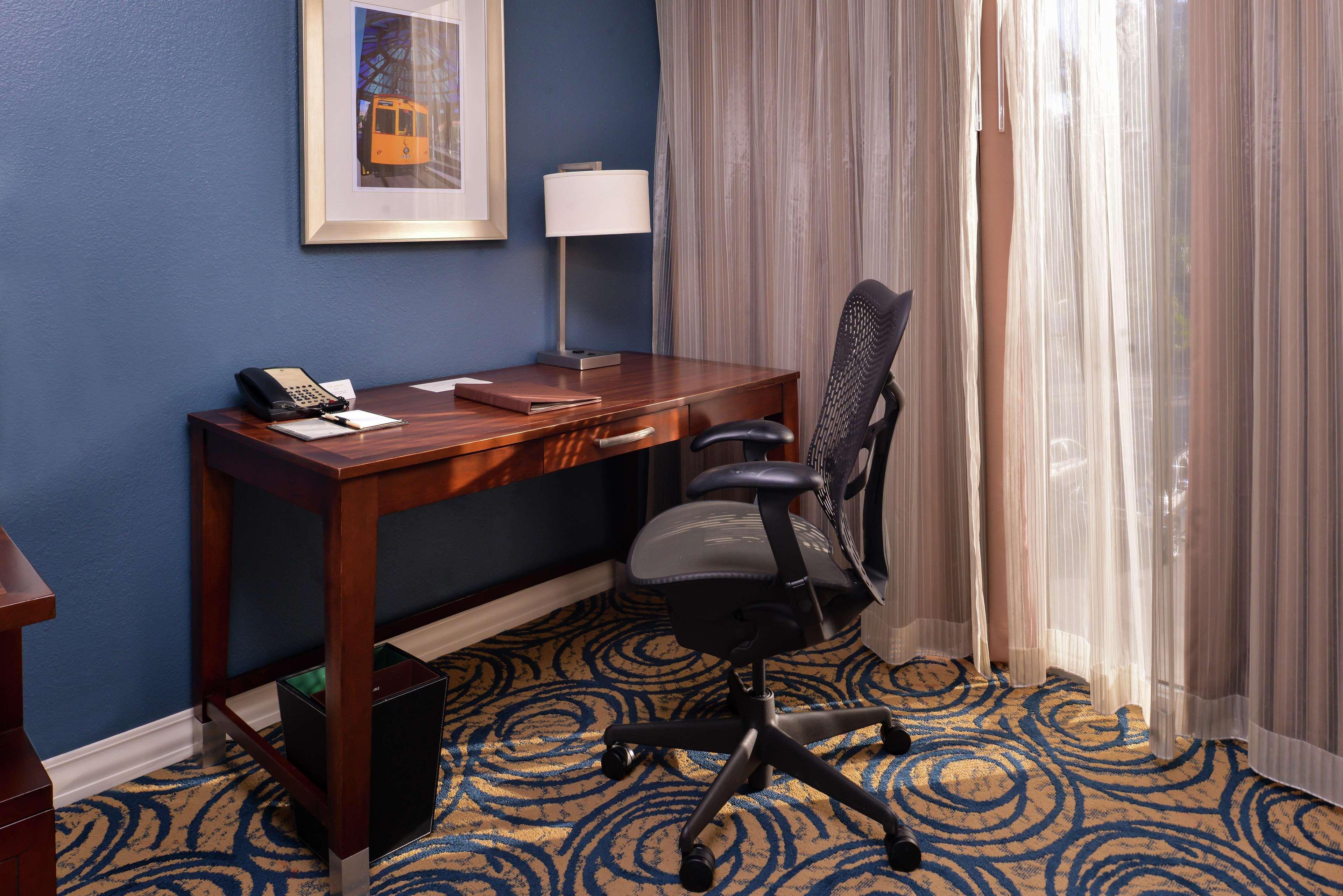 Doubletree By Hilton Hotel Tampa Airport-Westshore Exterior photo