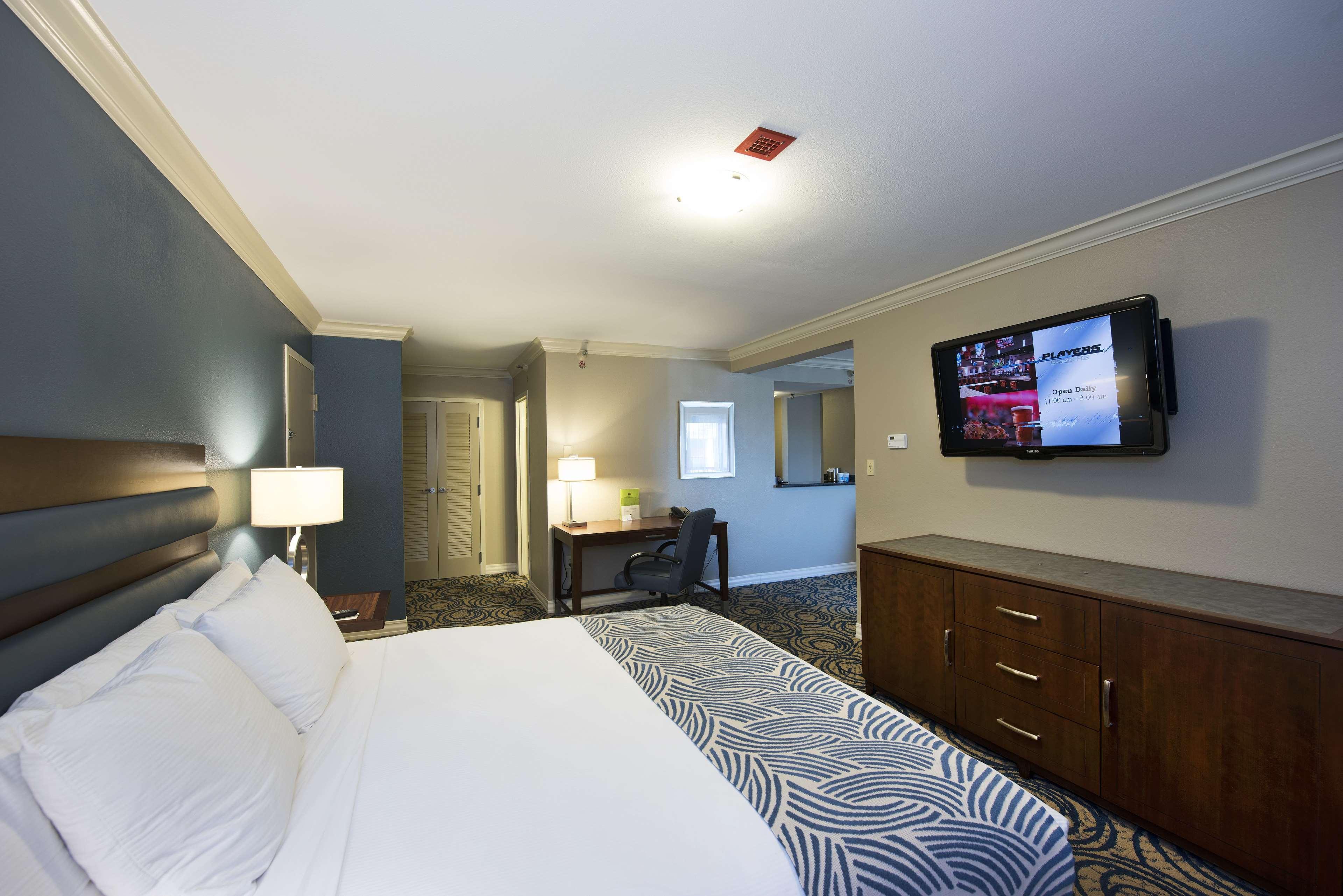 Doubletree By Hilton Hotel Tampa Airport-Westshore Exterior photo