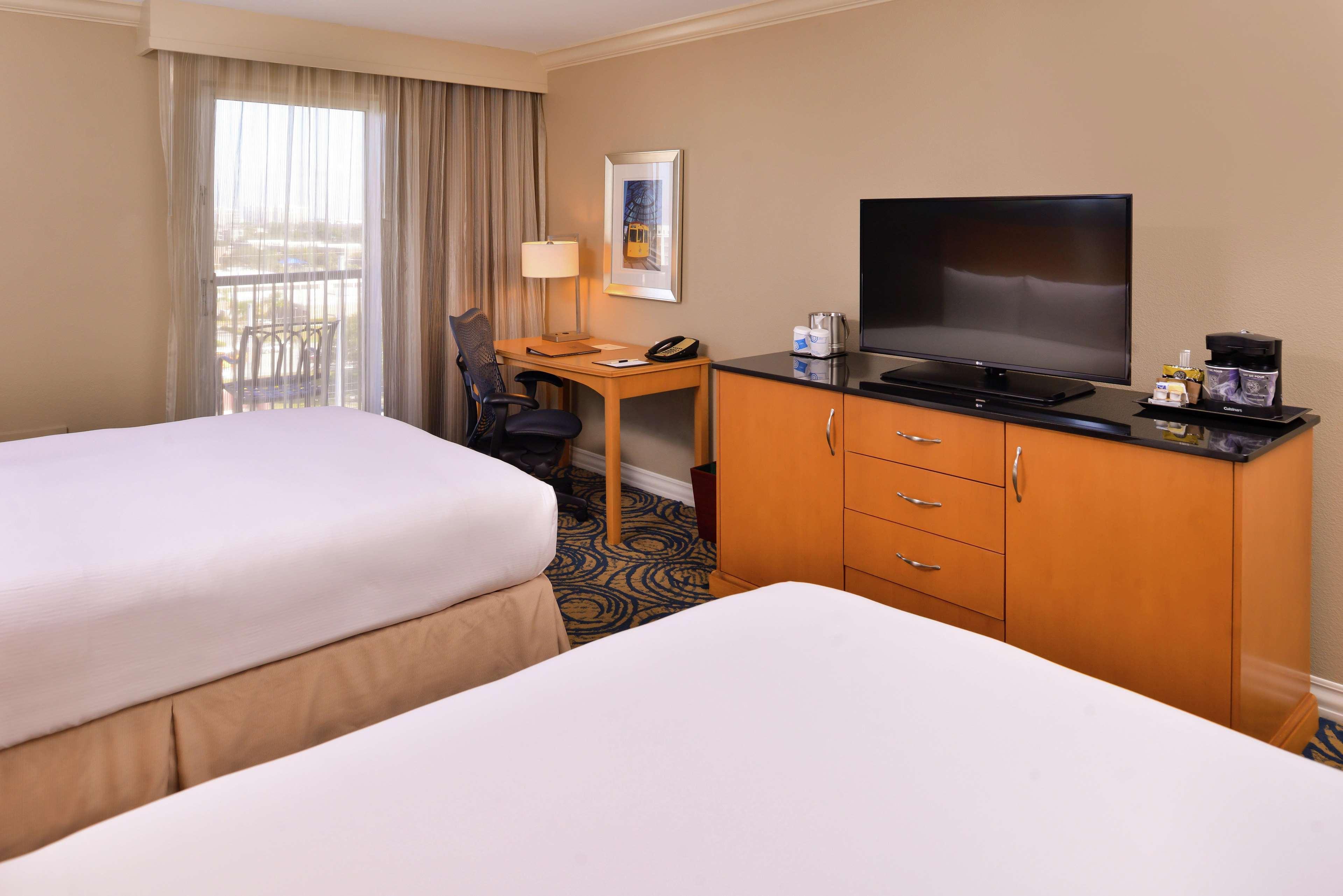 Doubletree By Hilton Hotel Tampa Airport-Westshore Exterior photo