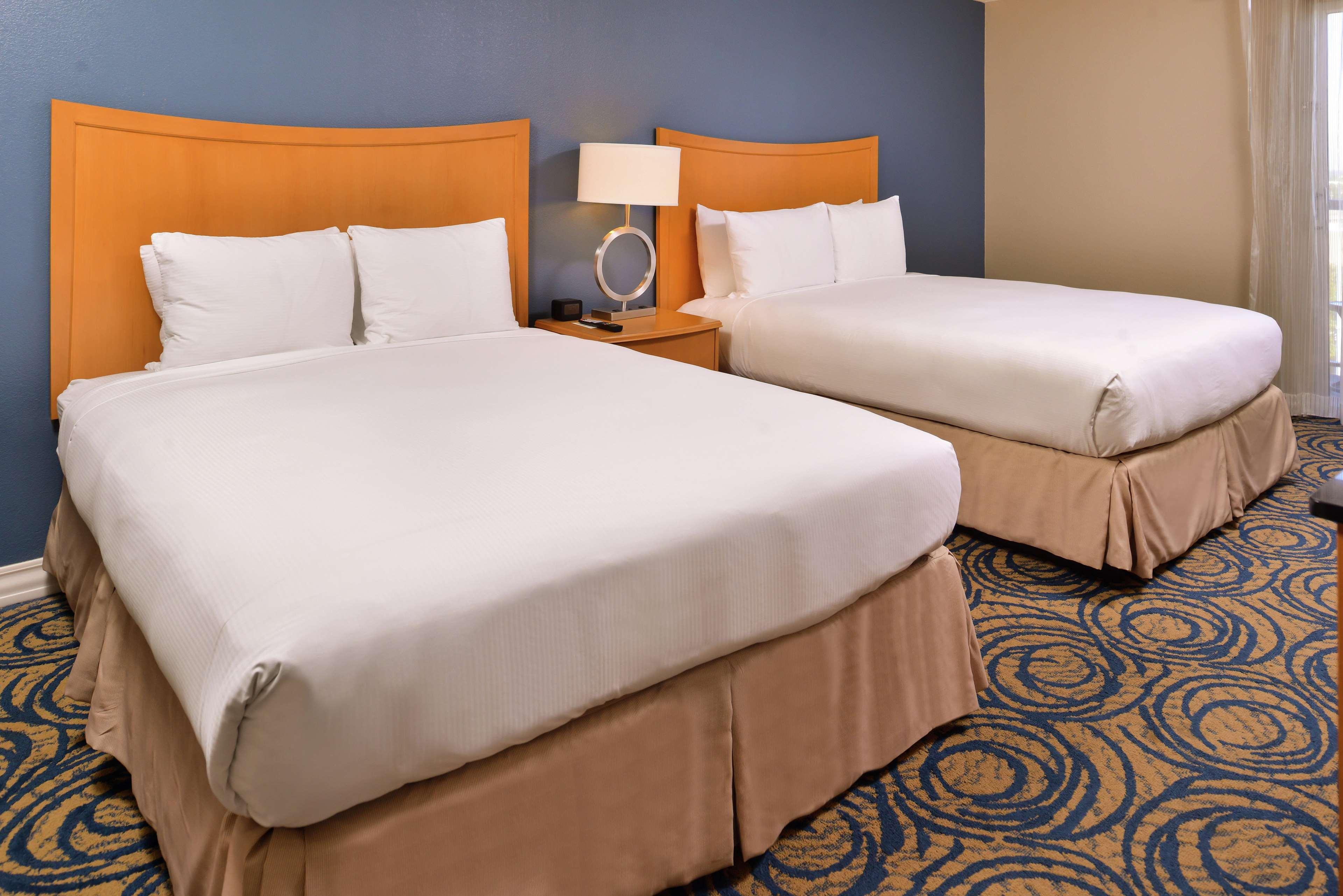 Doubletree By Hilton Hotel Tampa Airport-Westshore Exterior photo