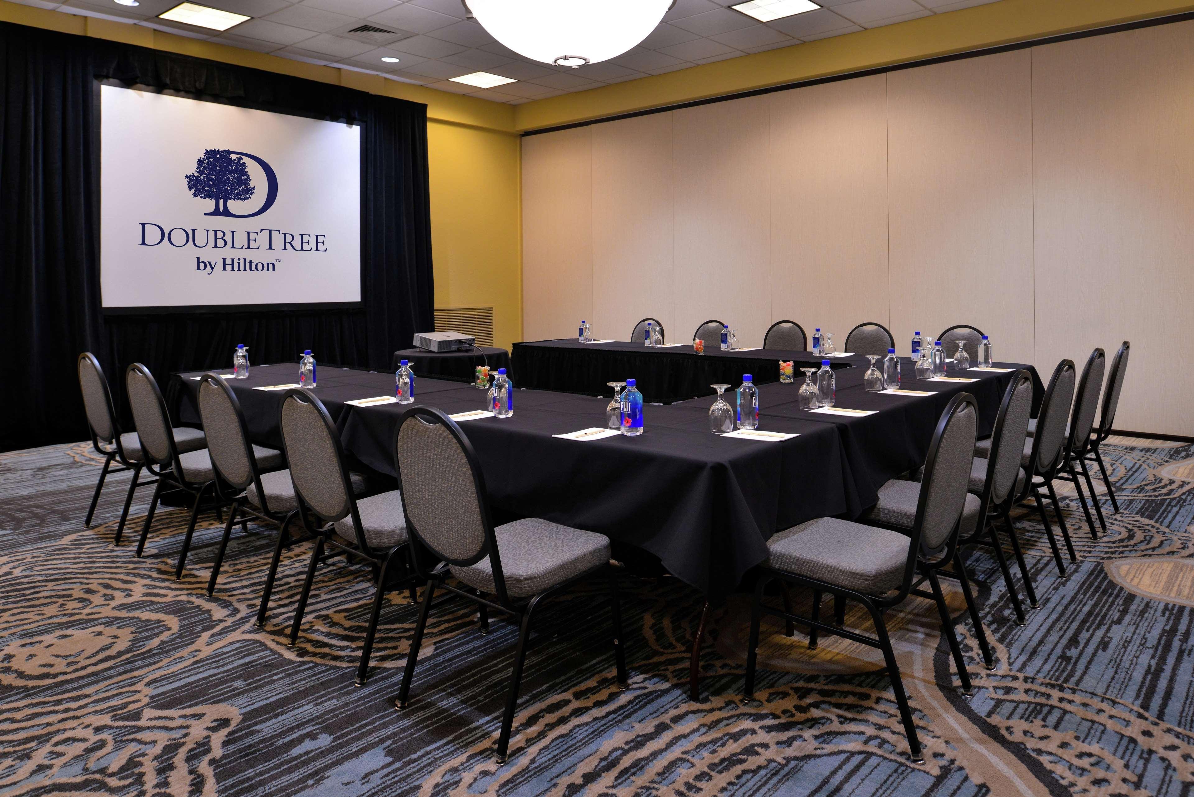 Doubletree By Hilton Hotel Tampa Airport-Westshore Exterior photo