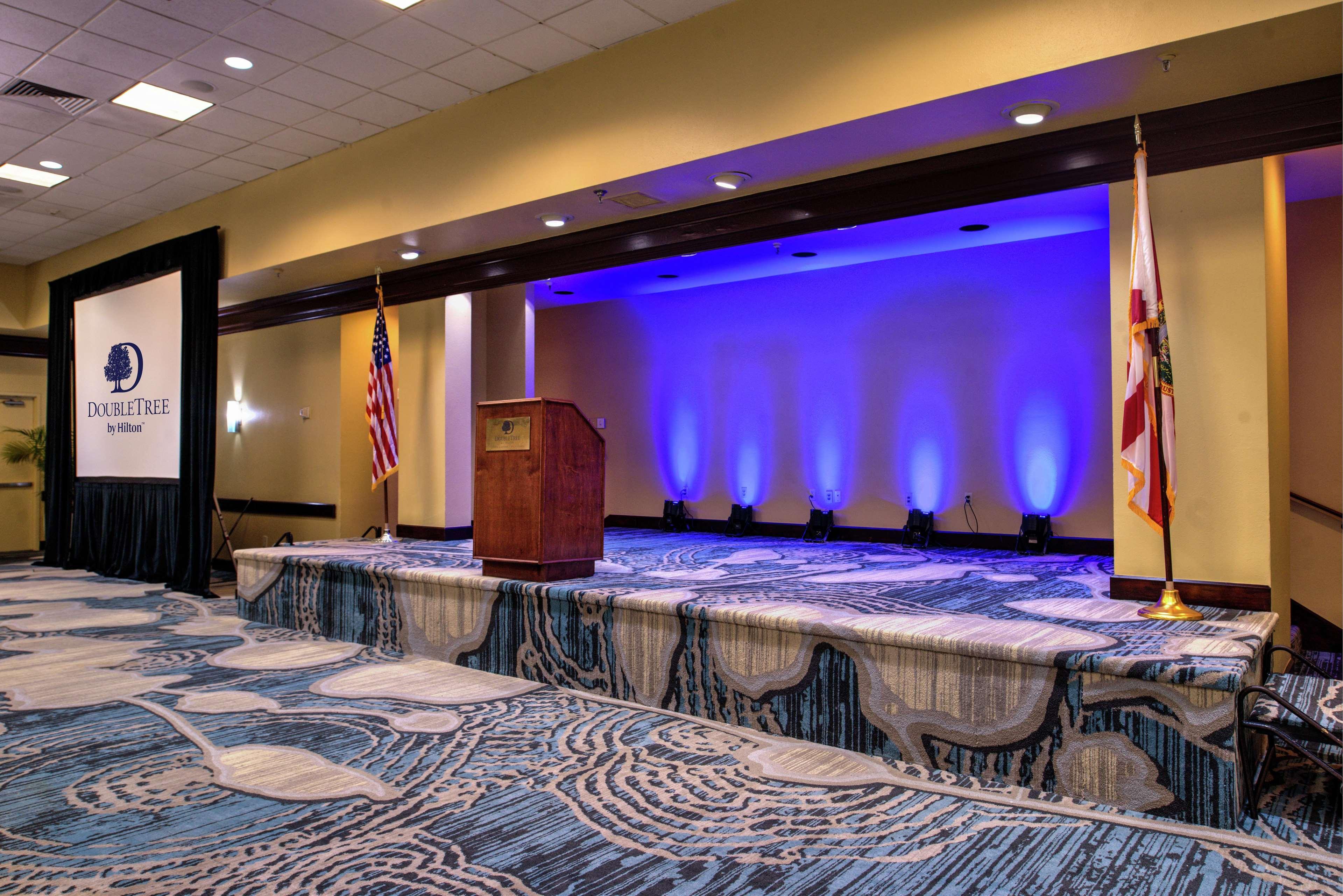 Doubletree By Hilton Hotel Tampa Airport-Westshore Exterior photo