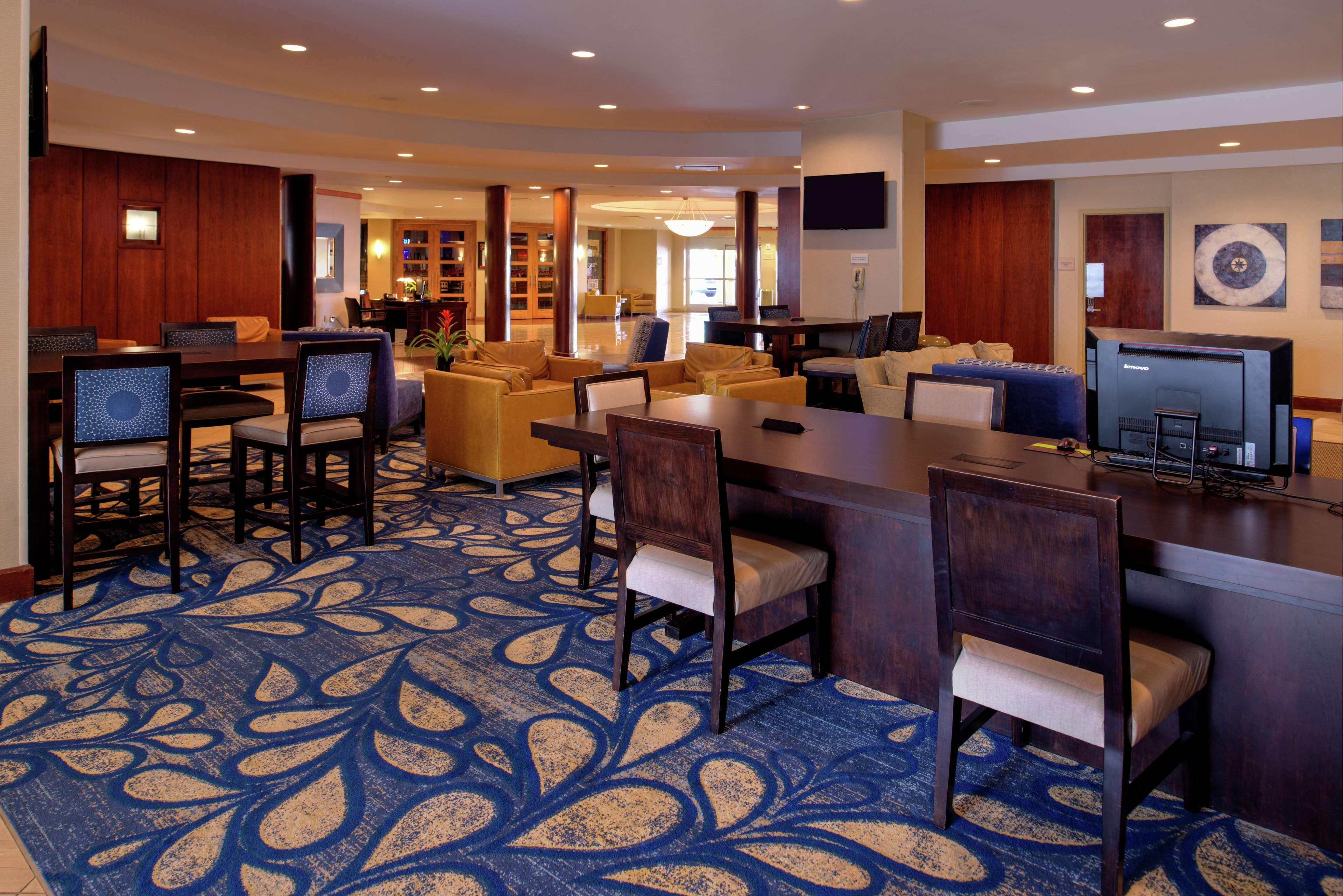 Doubletree By Hilton Hotel Tampa Airport-Westshore Exterior photo