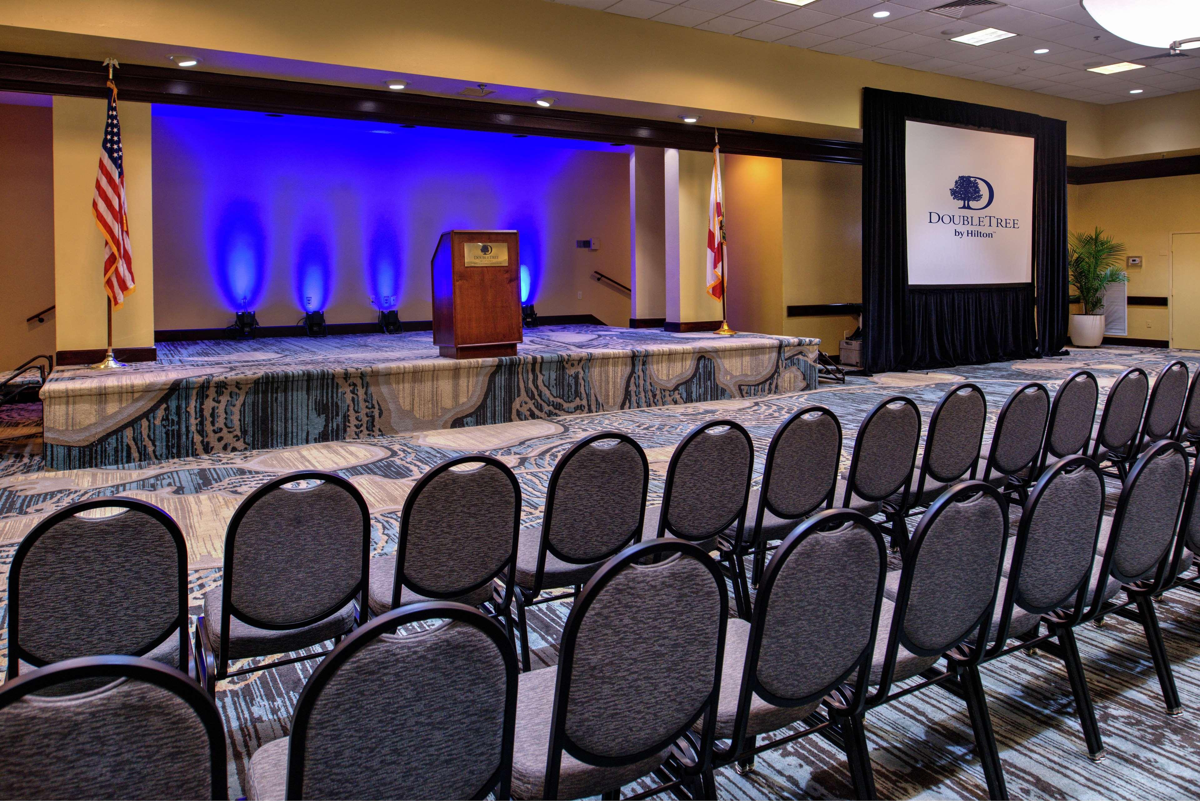 Doubletree By Hilton Hotel Tampa Airport-Westshore Exterior photo