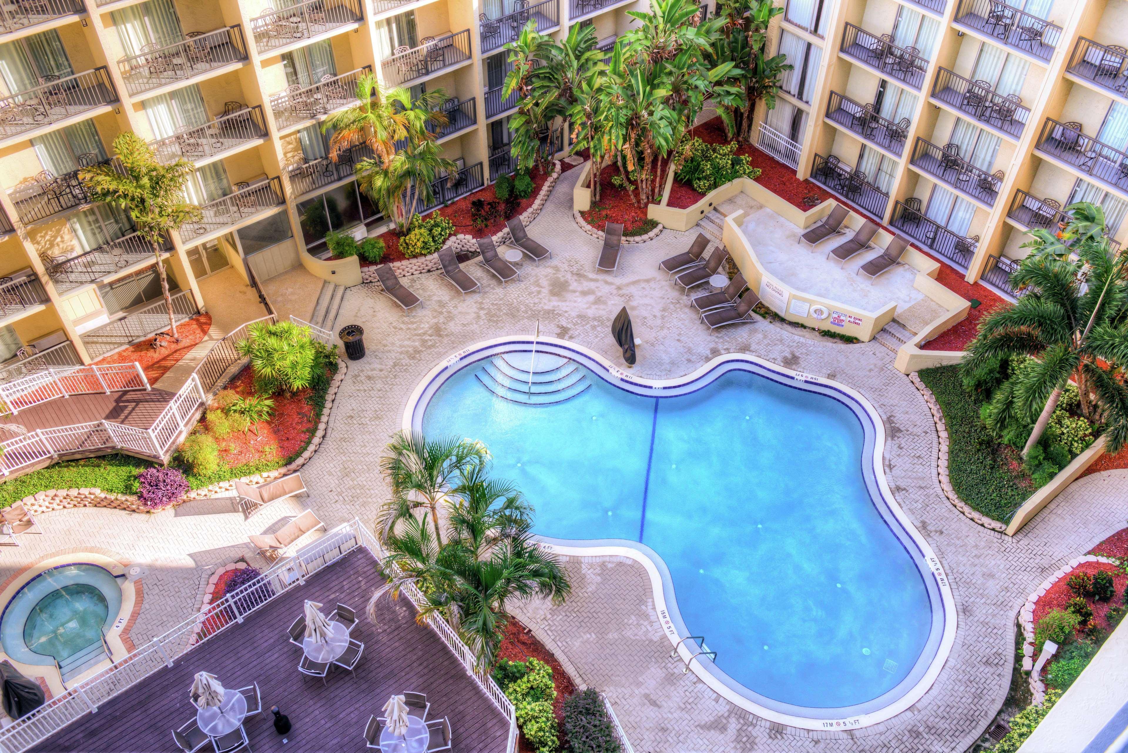 Doubletree By Hilton Hotel Tampa Airport-Westshore Exterior photo