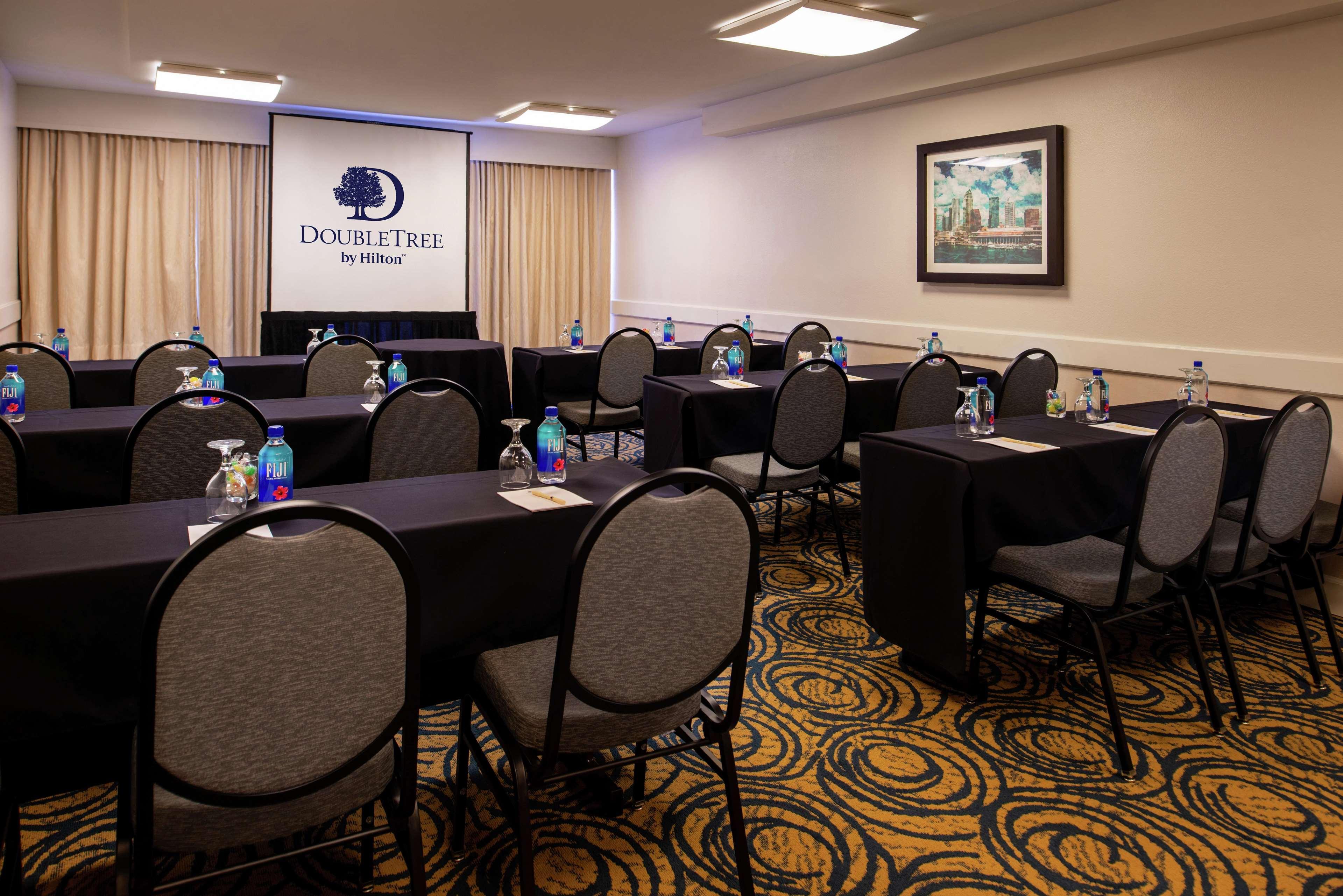 Doubletree By Hilton Hotel Tampa Airport-Westshore Exterior photo
