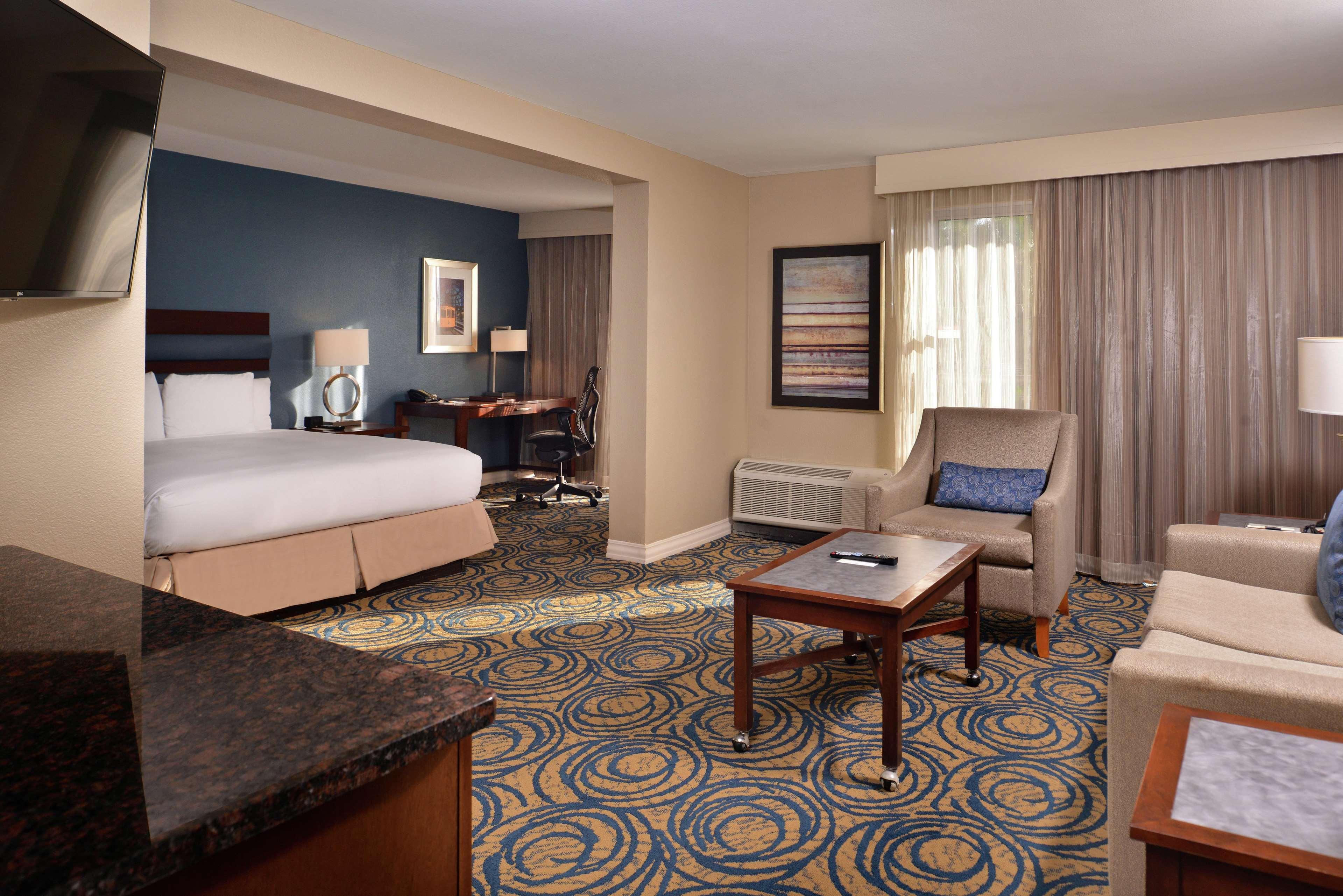 Doubletree By Hilton Hotel Tampa Airport-Westshore Exterior photo